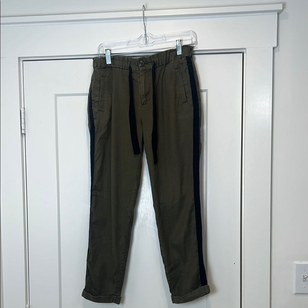 Lucky Brand Green Chinos Classic Fit size XS.